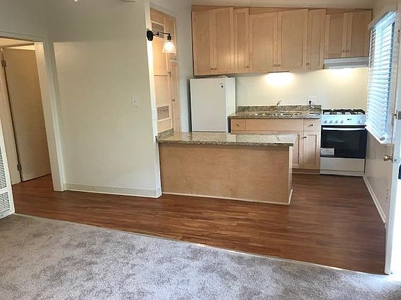 4th image of 160 Holly Ave #3