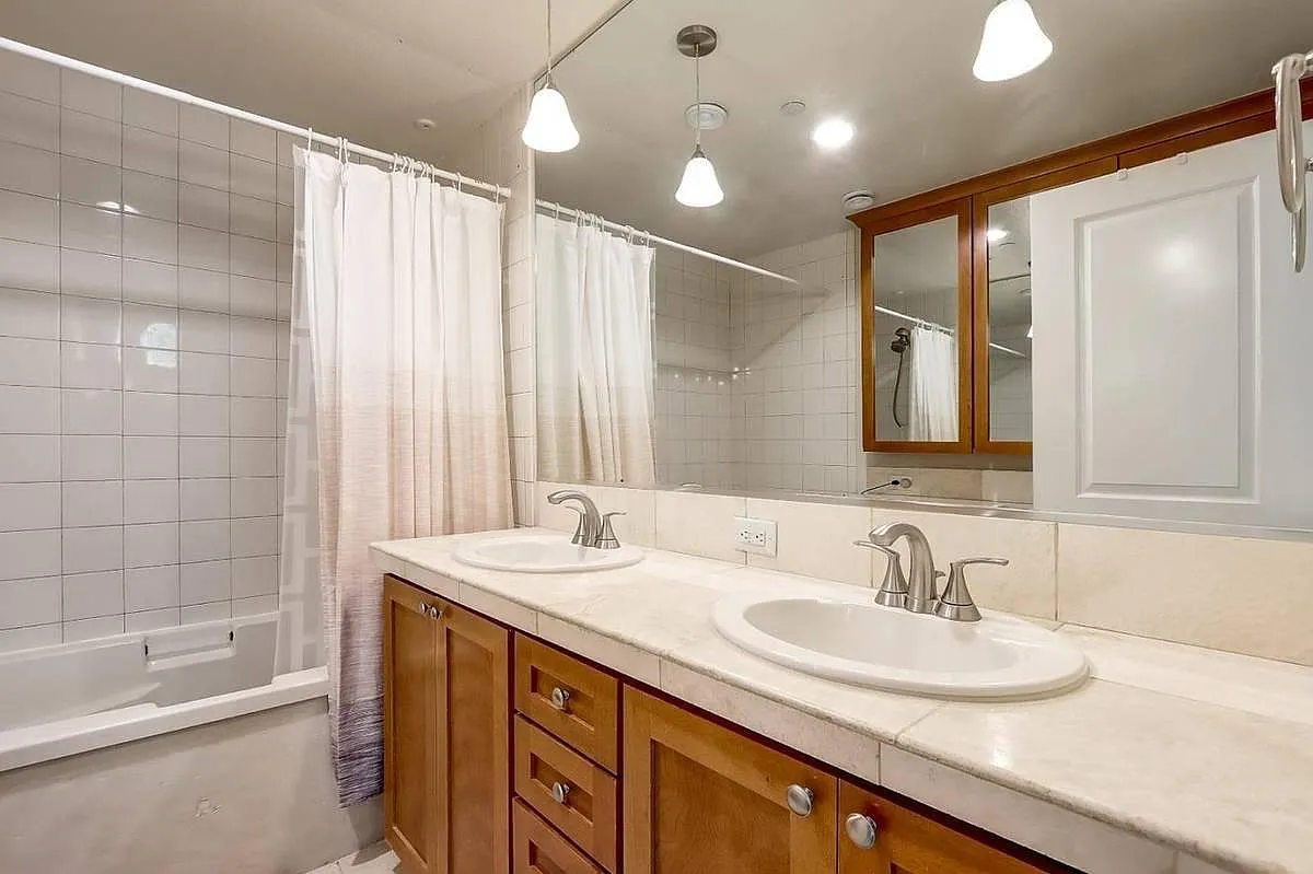 259 Kentdale Pl — Photo 4