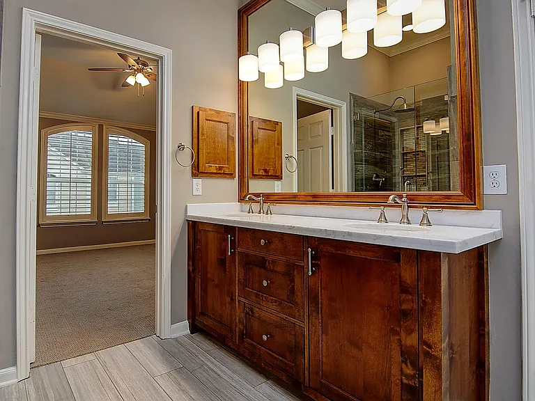 1408 W Webster St — Photo 24