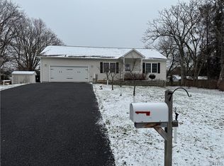 7 Homestead Ave, Phoenix, NY 13135