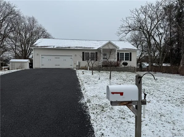 7 Homestead Ave, Phoenix, NY 13135