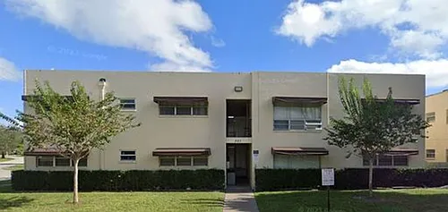 301 S Crescent Dr Hollywood, FL 33021 Photo 1