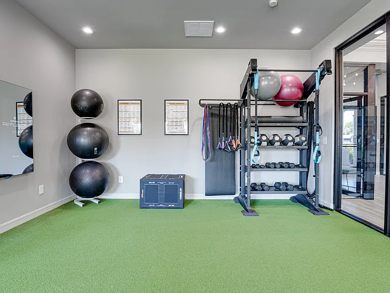 Highland Luxury Living — Photo 21