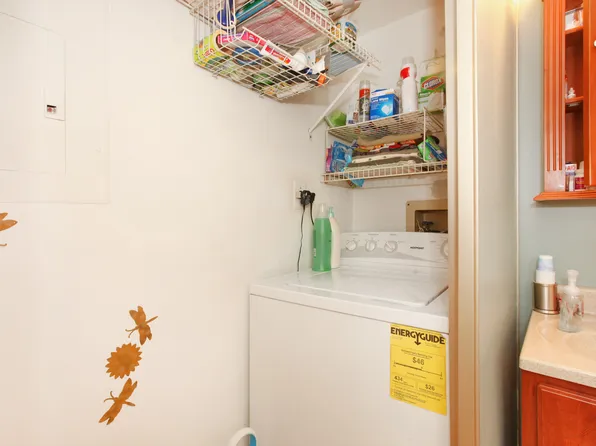 363 Artist Lake Dr, Middle Island, NY 11953