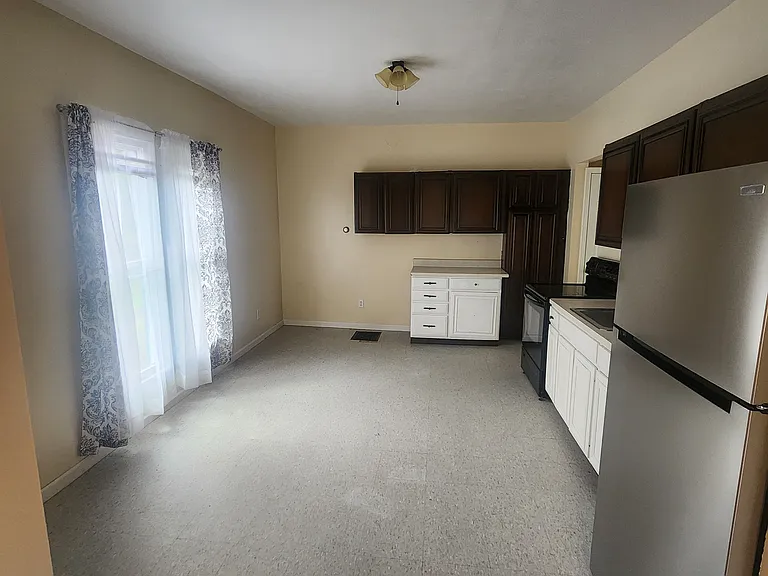 25 Warren St #1 — Photo 2