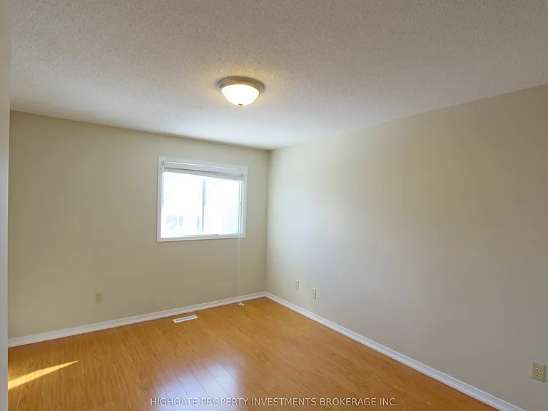 80 Hadden Cres — Photo 10