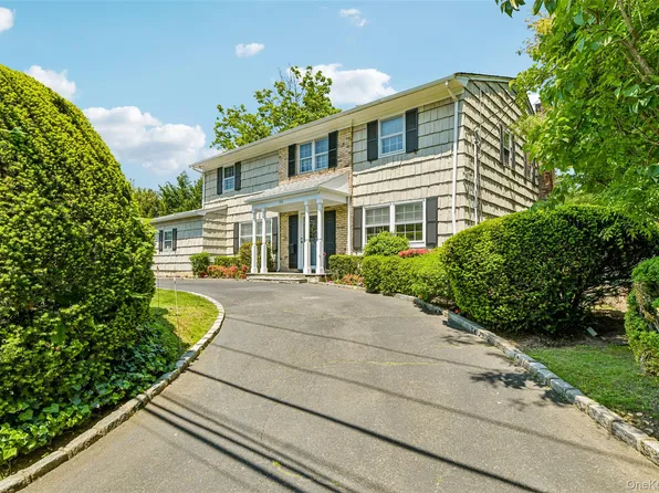 100 Hewlett Neck Road, Hewlett Neck, NY 11598