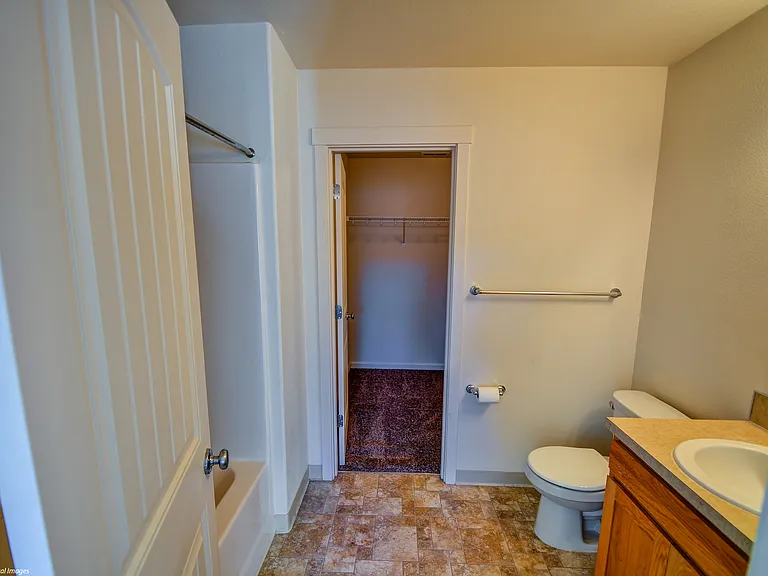9500 NE 72nd St #1 — Photo 14
