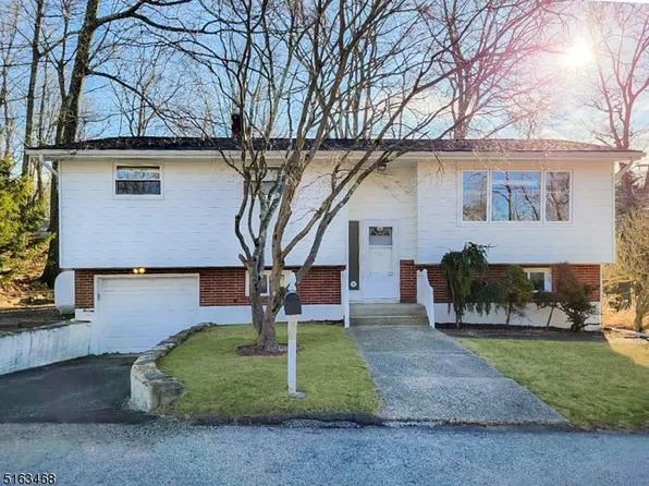 437 Brown Trl, Hopatcong Boro, NJ 07843