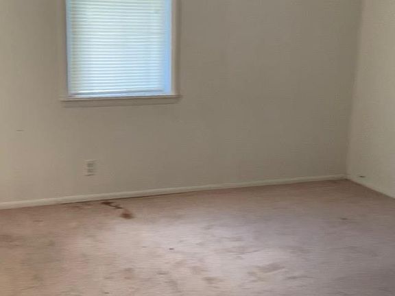 5th image of 29 E 11th St