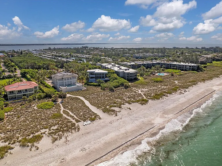 5801 Gulf Of Mexico Dr — Photo 6