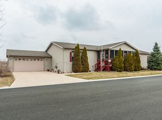 662 Bluebird Cir, Sandwich, IL 60548