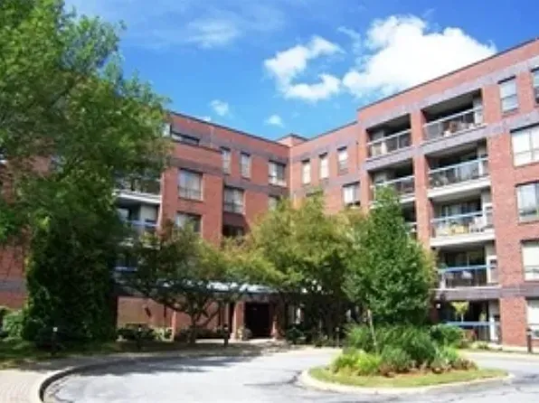 22 Railroad St APT 501, Andover, MA 01810
