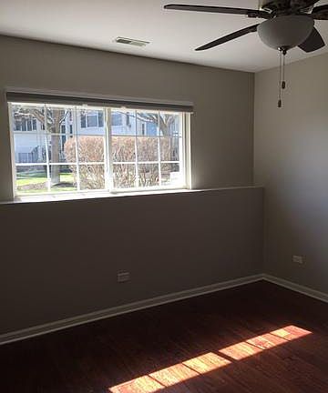 5th image of 947 Manchester Cir