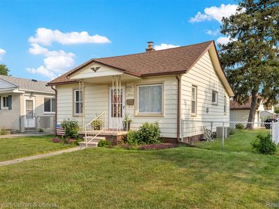 28906 Cambridge St, Garden City, MI, 48135
