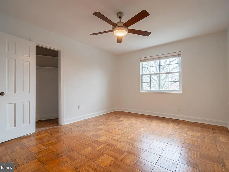 1718 W Abingdon Dr #302 — Photo 24