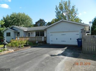 5999 Red Fox Run, North Branch, MN 55056