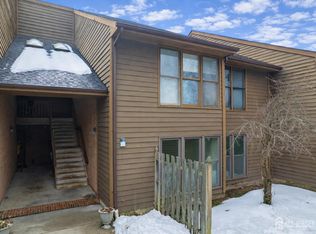 127 Oakmont Ct, Edison, NJ 08820