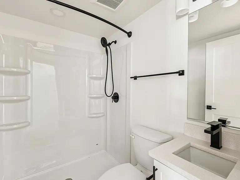 The Crest |NEWLY Renovated Studios, Lofts, 1, 2 & 3 Bedroom Homes Near the Beach — Photo 67