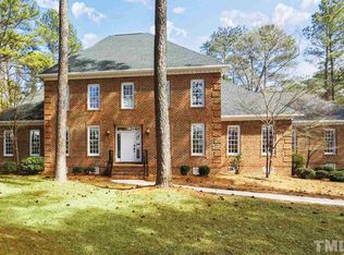 8008 Muirfield Dr, Fuquay Varina, NC 27526