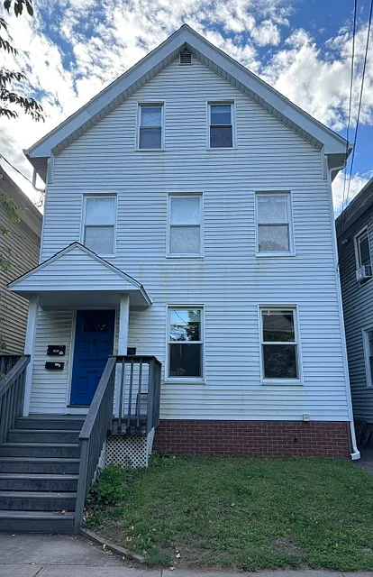 2 bed, 850 sqft, $1,995 — Photo 1