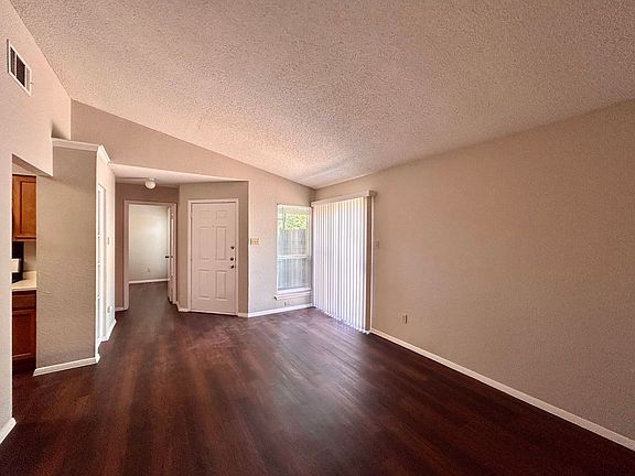 3rd image of 2112 Cedar Bend Dr #B