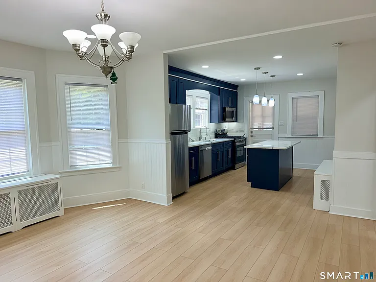 332 Robbins St — Photo 6