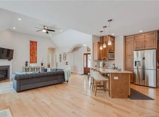 444 Hickory St, Suffield, CT 06078