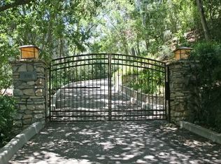 9769 Oak Pass Rd, Beverly Hills, CA 90210