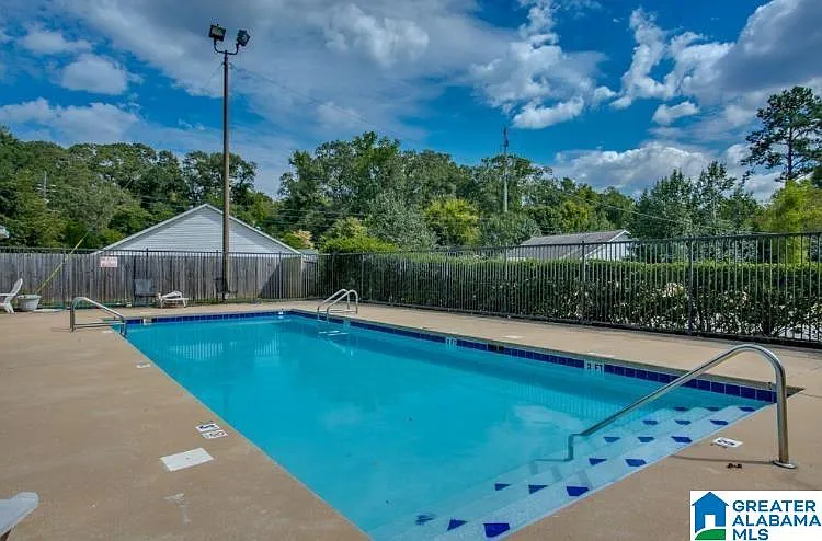 2 bed, 2.0 bath, $1,200 — Photo 2