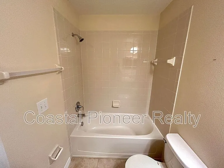 2123 Roanoke Springs Dr — Photo 32