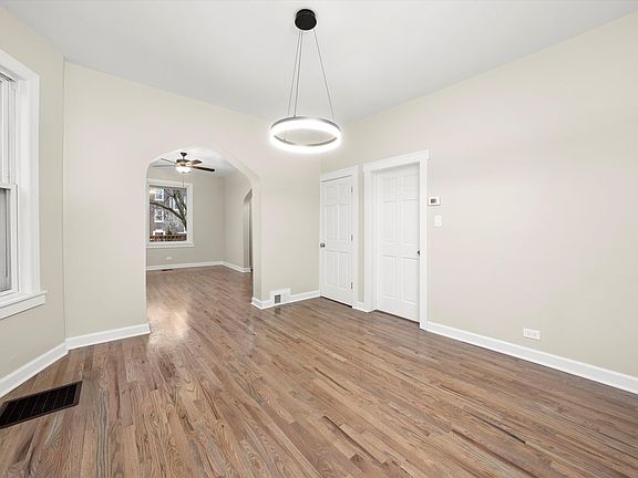 5th image of 1522 E 71st Pl