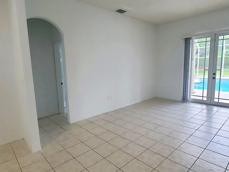 420 SE 23rd Ln — Photo 42