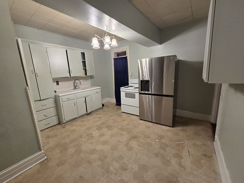 1st image of 467 W King St #2A
