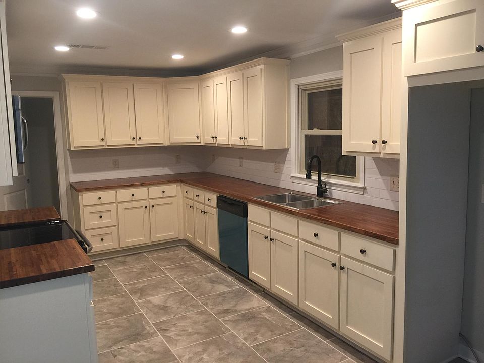 UPGRADED KITCHEN