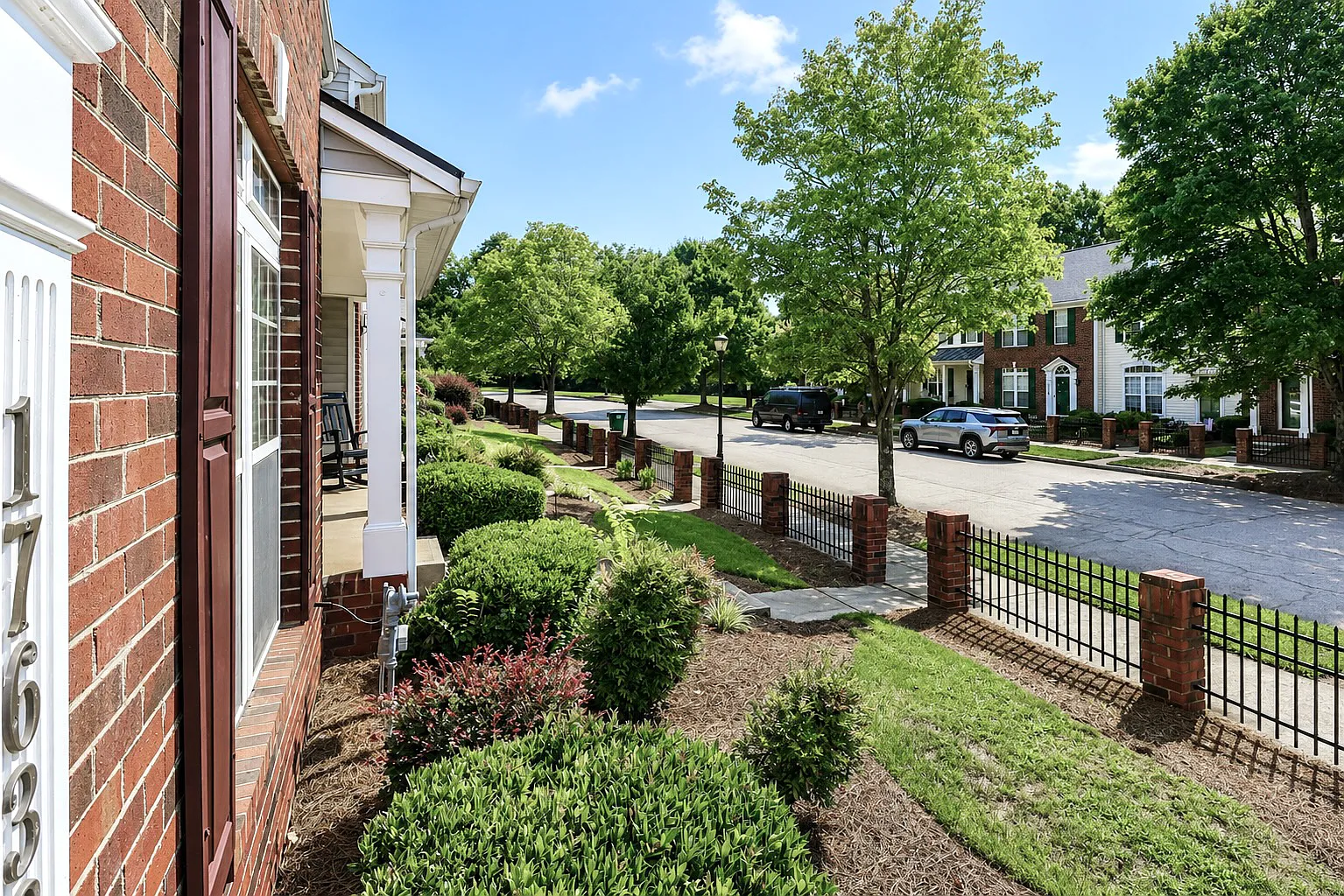 2 bed, 2.5 bath, 1444 sqft, $1,850 — Photo 2