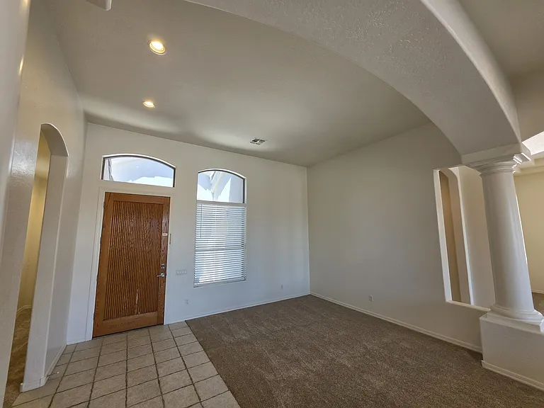 2653 N Travis — Photo 3