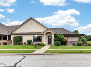1428 Lark Ln, Carthage, MO 64836