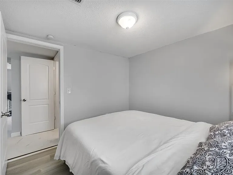 1601 Palm Way — Photo 18