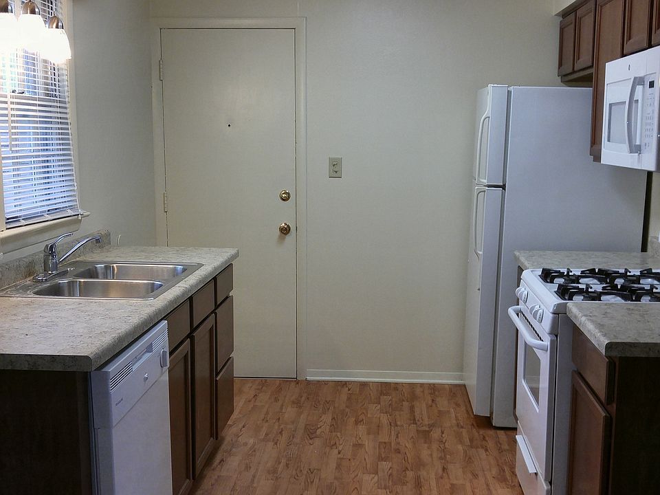 2nd image of 421 Kungs Way APT 2S