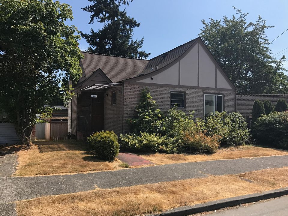 House is nestled between greenlake and phinney ridge, PCC is a short walk down the street