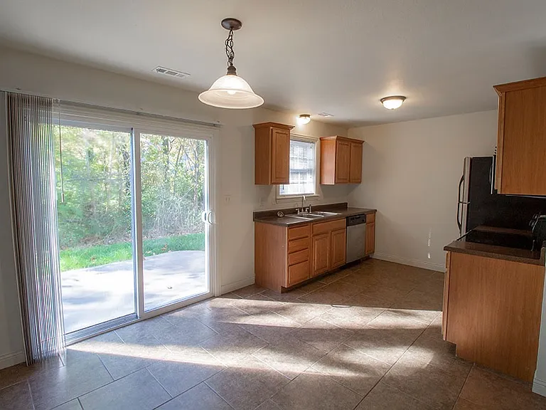 4612 Dehaven Dr — Photo 6