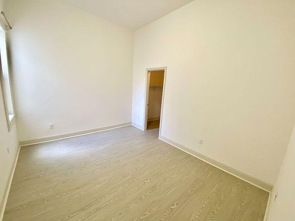 4th image of 421 S Van Ness Ave