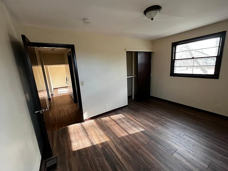 5002 Whispering Hills Ct — Photo 10