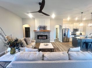 9868 Weeping Willow Dr, Manhattan, KS 66502