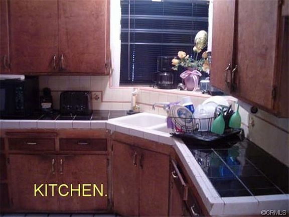 4th image of 1252 E 88th Pl