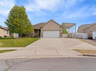 949 E Chris Cir, Clearfield, UT 84015