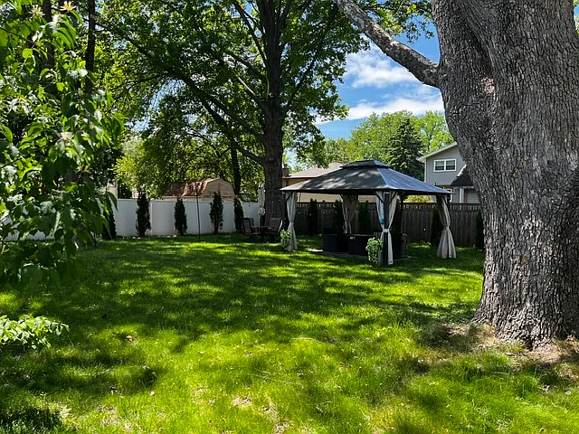 261 Bay Colony Dr — Photo 22