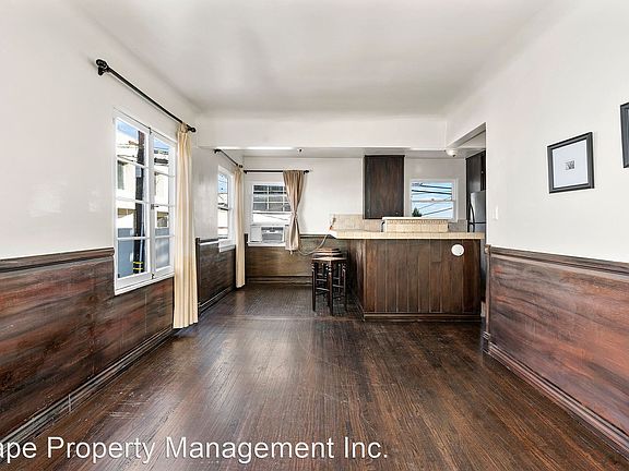 2nd image of 1040 Carol Dr