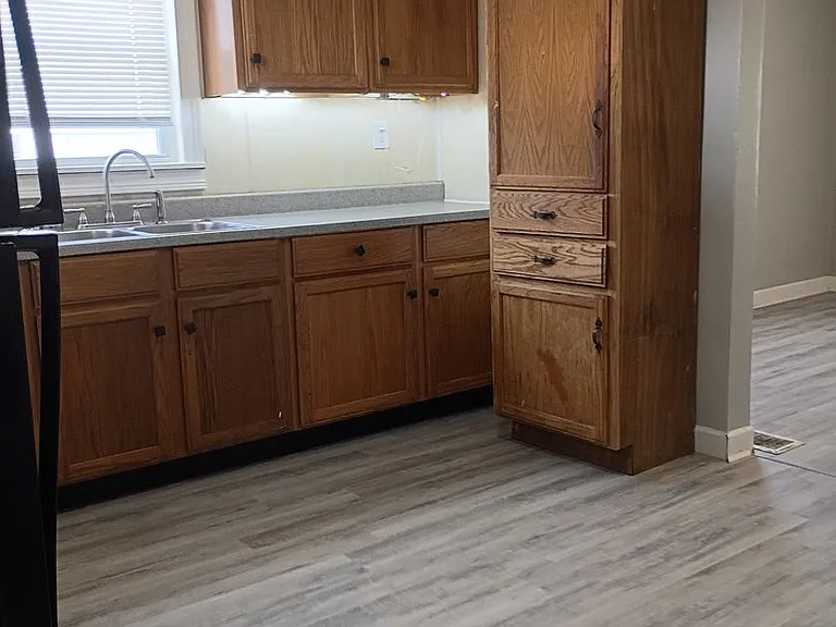 2815 & 2815 1/2 S Pershing Dr (Wynn Funds LLC) — Photo 10